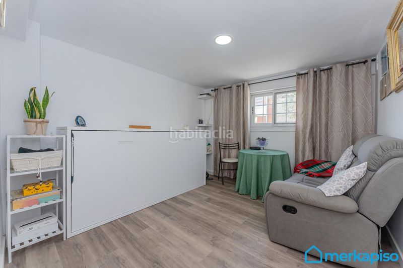 Foto 2f5dec6f-02a7-4089-8228-04ac7f9d17e7. Casa amb aparcament piscina a Torrent Ballester Viladecans