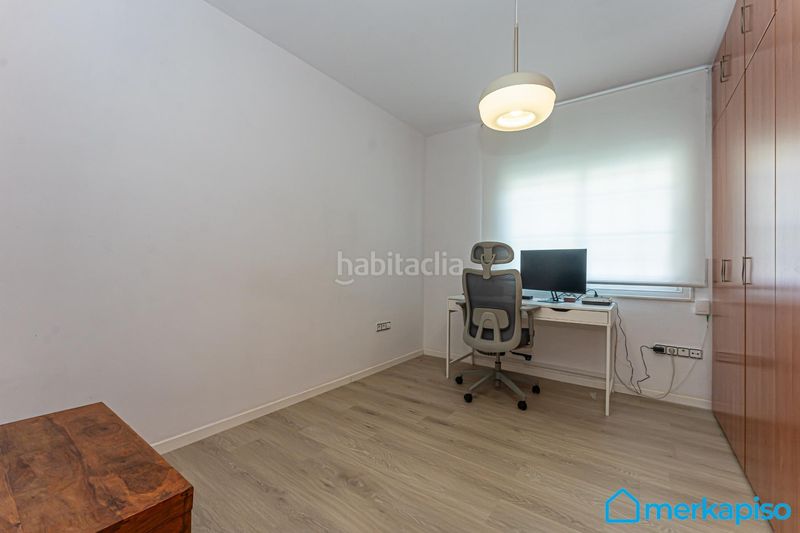 Foto 6e8f70c8-8bac-476d-8222-5659d0fa7ad2. Casa amb aparcament piscina a Torrent Ballester Viladecans