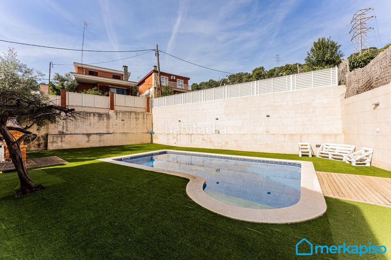Foto 75aa4730-8ae0-4d61-adf7-8ee112a5f85e. Casa amb aparcament piscina a Torrent Ballester Viladecans