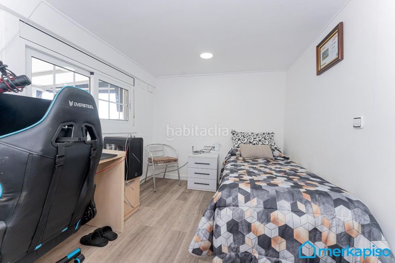 Foto be2b80df-b310-4b27-a485-d7cec4c8ae61. Casa amb aparcament piscina a Torrent Ballester Viladecans