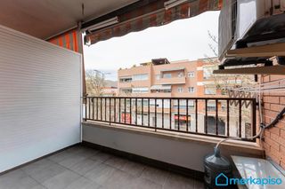 Pis a La Roureda. Se vende piso de tres dormitorios en viladecans