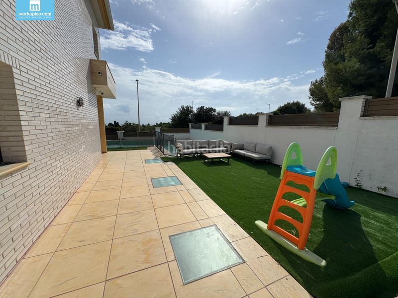 Foto 283b6593-fd50-4e76-b436-67c0ab52b67e. Casa amb calefacció aparcament piscina a Ciutat jardí Bonanova Calafell