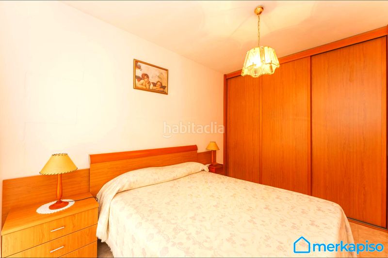Foto 40d94134-2583-46cc-bb4d-980566af20d6. Casa adossada amb calefacció aparcament a Torrent Ballester Viladecans
