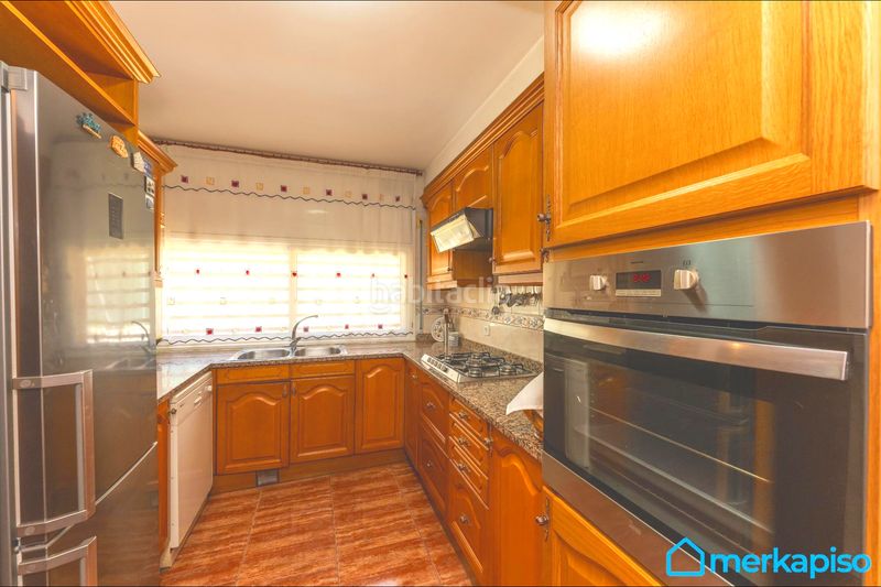 Foto b61d5764-de22-49ea-bd67-cf2cdec8cde6. Casa adossada amb calefacció aparcament a Torrent Ballester Viladecans