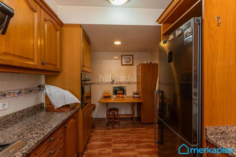 Foto bb8f849b-d1c8-45db-a58c-aa0fa041b2f1. Casa adossada amb calefacció aparcament a Torrent Ballester Viladecans