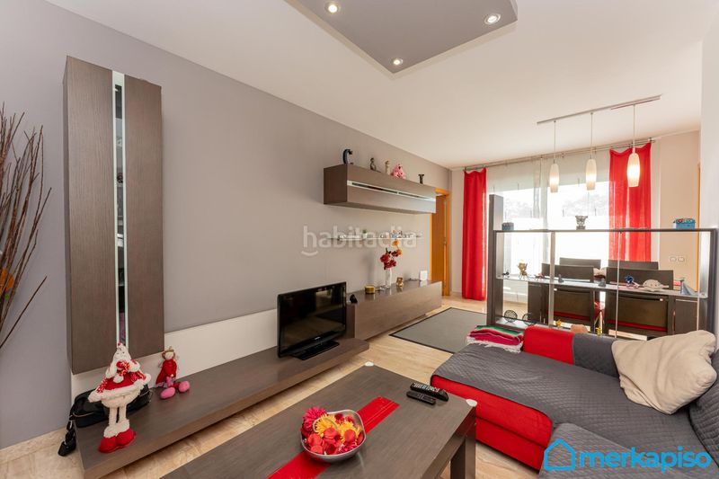 Foto 0bb83fcc-61a4-4d42-987f-6a9a3ac21a0a. Pis amb calefacció aparcament a Centre Viladecans