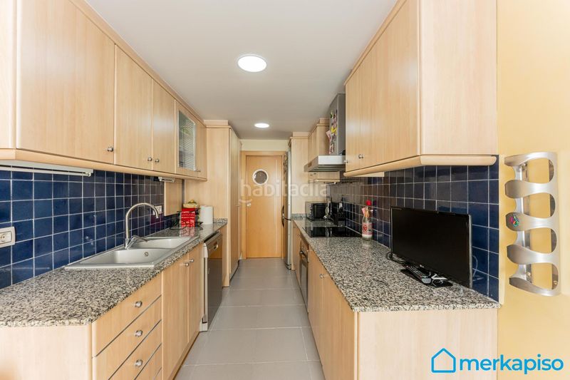 Foto 4b8bfa48-393a-4bd2-bdd0-1310f47a78e6. Pis amb calefacció aparcament a Centre Viladecans