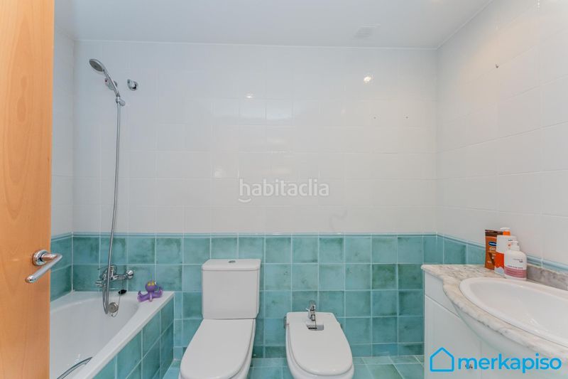 Foto 83bd8c65-7d4e-42c1-94dd-1c580091c84f. Pis amb calefacció aparcament a Centre Viladecans