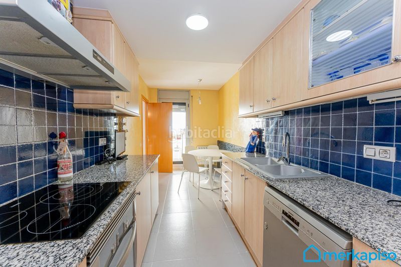 Foto 8419baef-6ce3-42b4-aa27-4e8e3b0673a3. Pis amb calefacció aparcament a Centre Viladecans