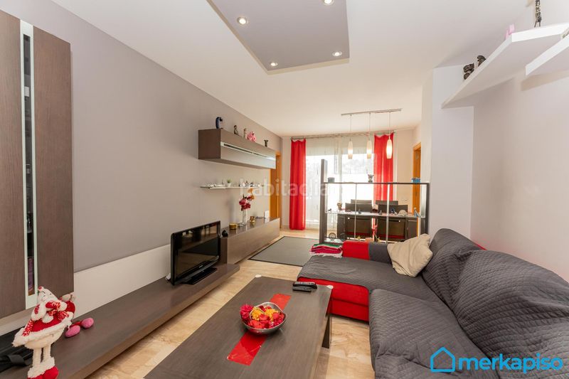 Foto 899688ac-64e4-40e2-be43-931d2f1d1566. Pis amb calefacció aparcament a Centre Viladecans