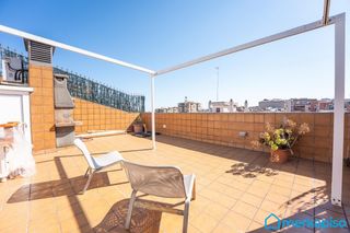 Pis a La Roureda. Se vende vivienda duplex de 2 dormitorios con amplia terraza en
