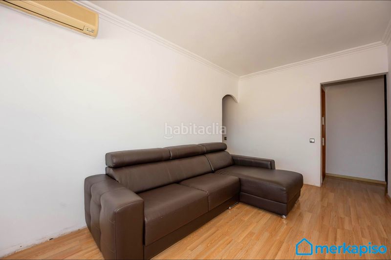 Foto a980dd5d-9079-44ec-bc5a-84a2bbba17f2. Àtic a Centre Viladecans