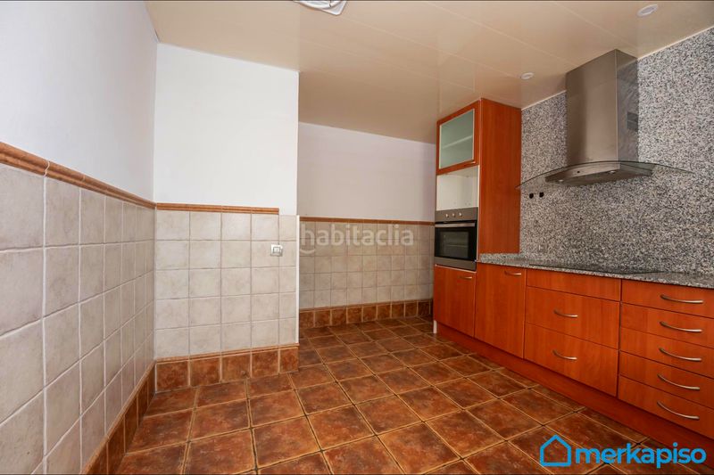 Foto ccfe5fca-7b12-4aeb-8498-05b9a2a03ea8. Àtic a Centre Viladecans