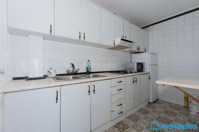 Foto ed609eb9-e998-40a0-9df1-11830a71fbf3. Planta baixa a Vilamarina Viladecans