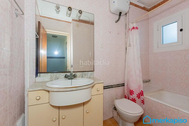 Foto fef44173-f2d5-4b1c-884d-ea41175f6199. Planta baixa a Vilamarina Viladecans