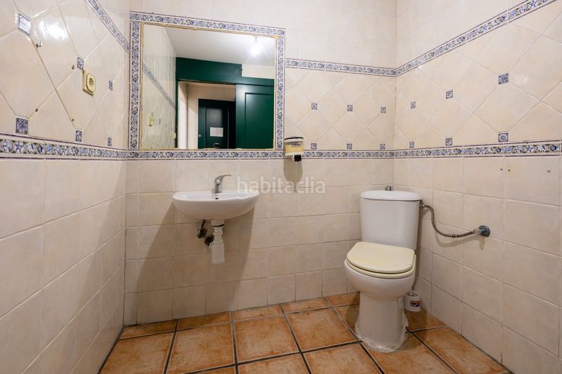 Foto 418b2364-b49a-4123-a777-f81fc461f8b0. Local comercial a San Ildefonso Granada