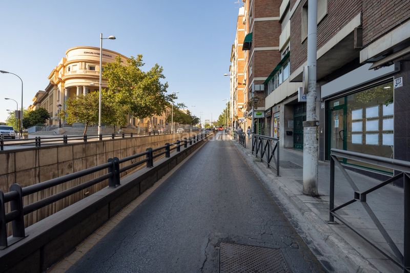Foto f3a6200d-1f73-40e8-8ddc-d89889d5c0a0. Local comercial a San Ildefonso Granada