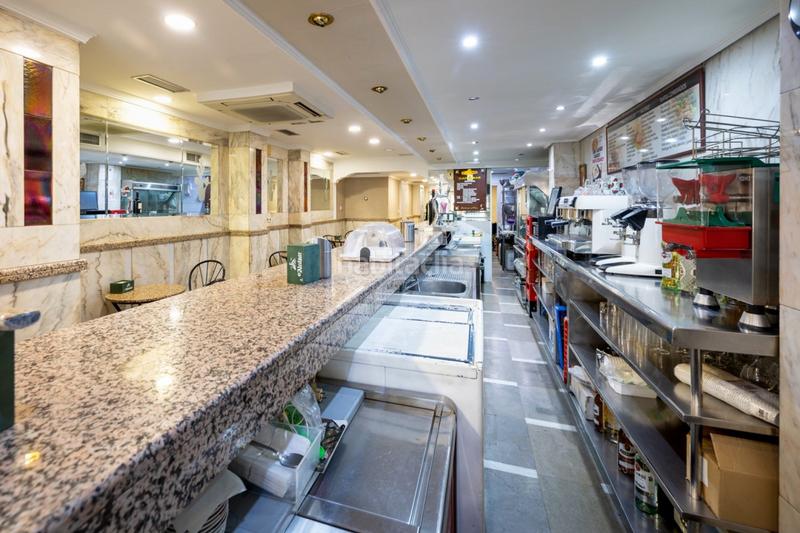 Foto 457a1cb6-7059-4e0f-9eb6-068761657e99. Locale commerciale in avenida avenida de madrid 21 in Granada