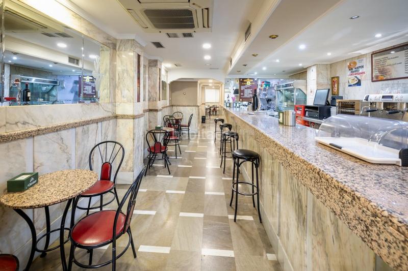 Foto 664b1f5a-94ef-42dd-b1a1-2d26400c78d5. Locale commerciale in avenida avenida de madrid 21 in Granada