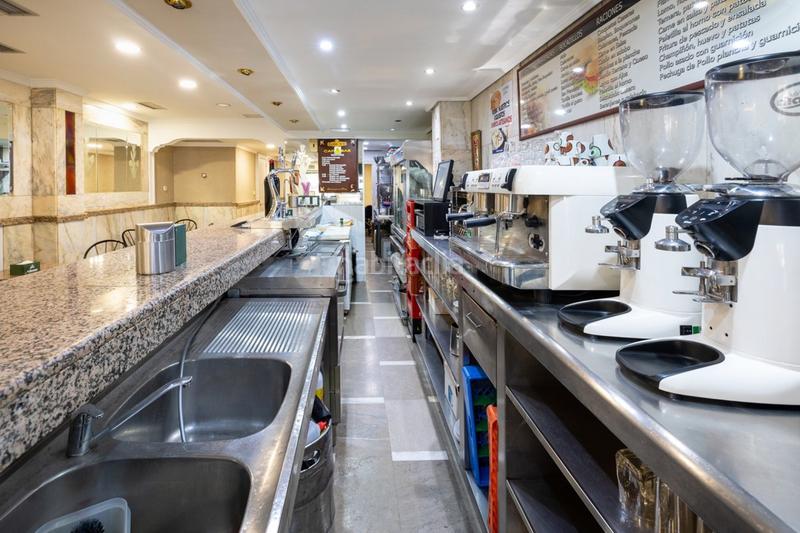 Foto 6c2d86a9-ecbd-4ce9-939f-29845f29bd0b. Locale commerciale in avenida avenida de madrid 21 in Granada