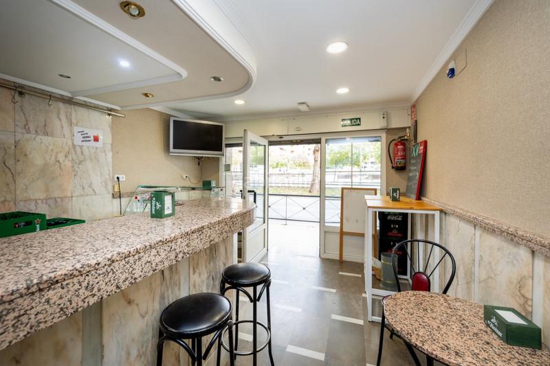 Foto 7572ad9c-c1c5-4303-b2d5-c2079d71d128. Locale commerciale in avenida avenida de madrid 21 in Granada