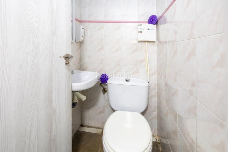 Foto a1114e0e-1a55-4e5c-96a3-7eed6eda8e25. Locale commerciale in avenida avenida de madrid 21 in Granada