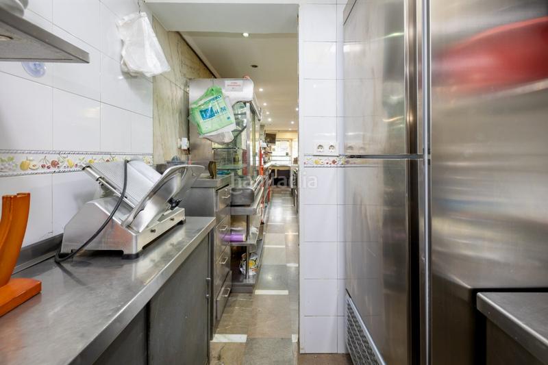 Foto b23fd964-ed92-4971-9c92-57e4bf484a35. Locale commerciale in avenida avenida de madrid 21 in Granada