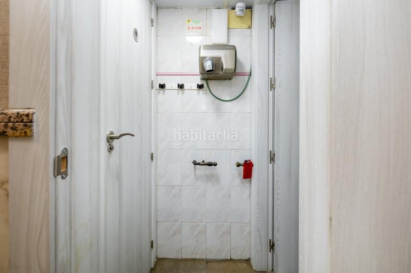 Foto e3f77a49-a59c-41bd-ad93-d58b4a2d6f6e. Locale commerciale in avenida avenida de madrid 21 in Granada