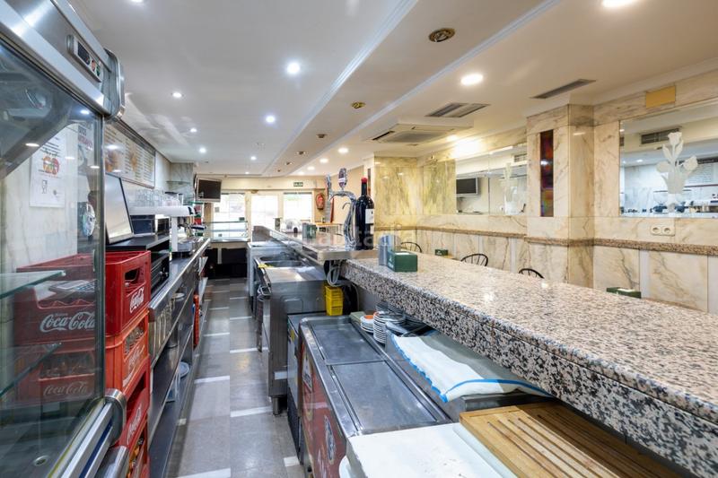 Foto ef79264a-1564-4f66-b58a-266c9b93fc01. Locale commerciale in avenida avenida de madrid 21 in Granada