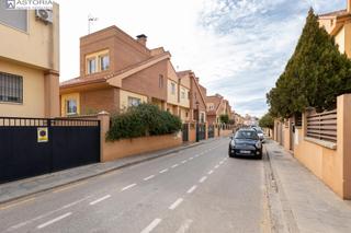 Maison jumelée  Calle de cumbres verdes nº3. Magnifico pareado en lomalinda