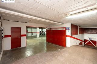 Parking coche  Calle calle de las casillas de prats. Descubre este magnífico garaje cerrado para dos coches, ubicado