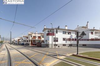 Casa  Calle de darwin. Casa en armilla, junto al nevada.