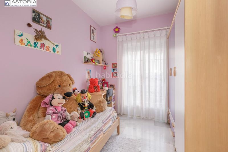 Foto 0c3f9c32-8f67-42c2-839d-18d72f21e0cf. Casa  junto al pts en Barrio de Zaidín Granada