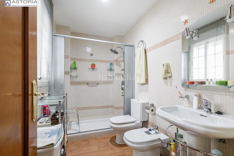 Foto 57420856-2fdb-4f8c-9049-d8e13581e22d. Casa  junto al pts en Barrio de Zaidín Granada