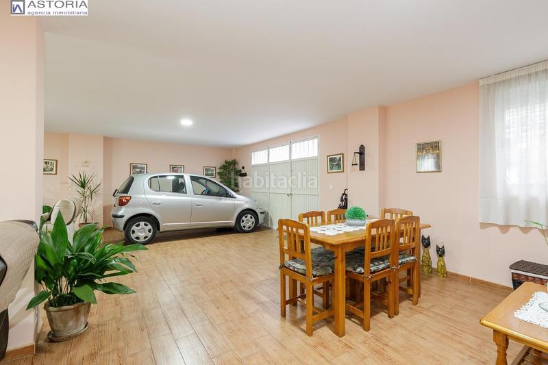 Foto 5cbb8ac7-7720-4732-b3cb-2dca60815bd9. Casa  junto al pts en Barrio de Zaidín Granada