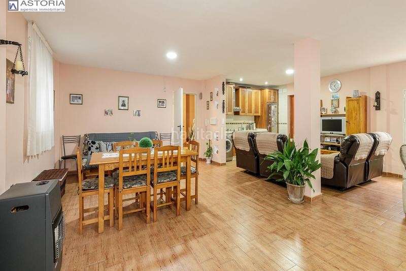 Foto 7ab83eee-7dbb-49b7-beb6-c2da85149870. Casa  junto al pts en Barrio de Zaidín Granada