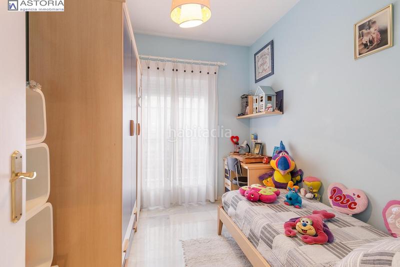 Foto 8dc2718e-58a4-41ff-a966-6cae76881f15. Casa  junto al pts en Barrio de Zaidín Granada