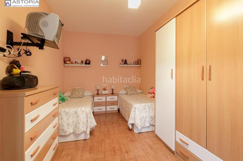 Foto 9d58e378-2ea9-4e44-9ae7-8fe2a2e26e8e. Casa  junto al pts en Barrio de Zaidín Granada