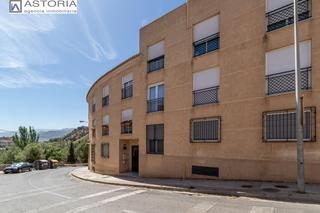 Piso  Calle guarnon. Fantastico piso de 7 habitaciones en bola de oro!!