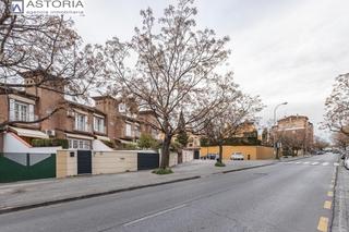 Maison jumelée  Calle pdta eduardo molina fajar. Casa en la mejor zona de periodistas