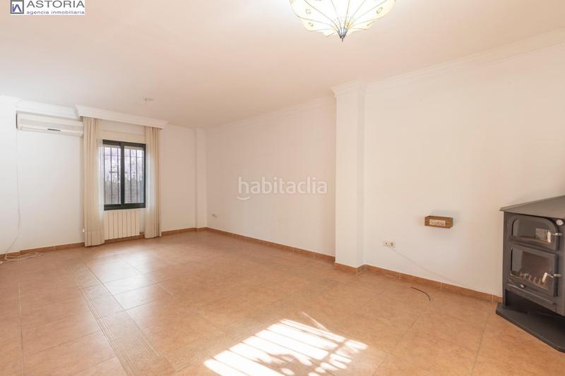 Foto 2aa91d8d-3e17-450e-bd6e-aa5ef8e94ce0. Casa adosada oportunidad en la zubia.granada en La Zubia Ciudad Zubia (La)