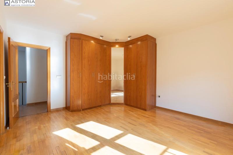 Foto e23b4981-9733-4b03-9cf4-f7d2cf96daeb. Casa adosada oportunidad en la zubia.granada en La Zubia Ciudad Zubia (La)