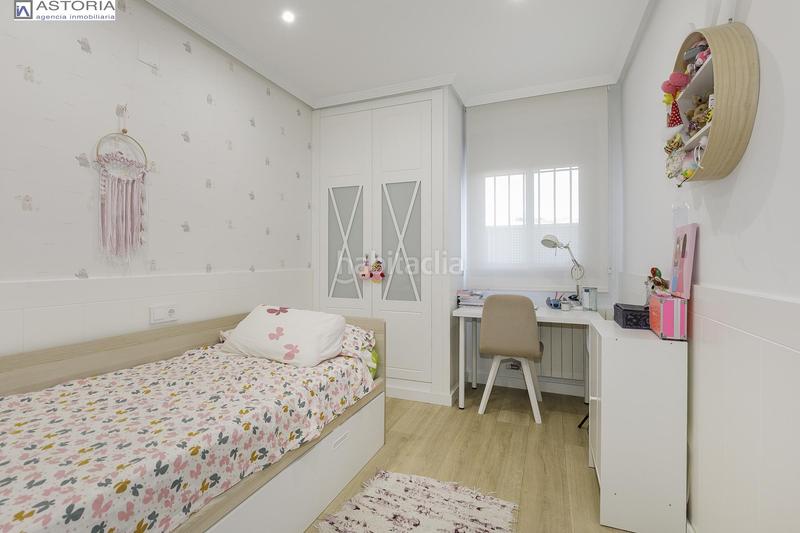 Foto 0b08ab76-6217-4a95-9873-395d3439da8a. Piso tu nuevo hogar te espera! piso de ensueño con terraza, piscina y listo para entrar a vivir. en Granada