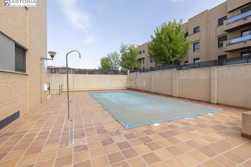 Foto 1794dee8-a3a5-4d10-967c-bd2b7981585d. Piso tu nuevo hogar te espera! piso de ensueño con terraza, piscina y listo para entrar a vivir. en Granada