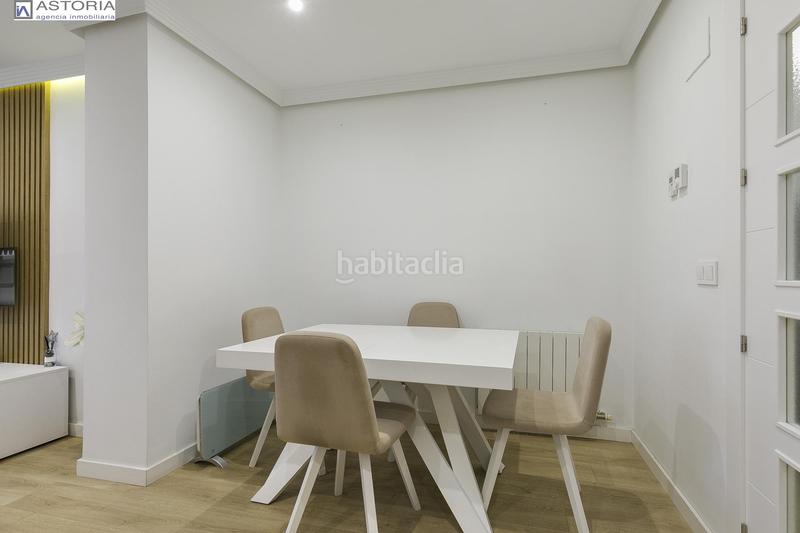 Foto 5d8275e6-8065-4042-8518-ee947e595980. Piso tu nuevo hogar te espera! piso de ensueño con terraza, piscina y listo para entrar a vivir. en Granada