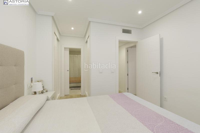 Foto a6767ca3-a785-41c2-898c-eb41bacb9431. Piso tu nuevo hogar te espera! piso de ensueño con terraza, piscina y listo para entrar a vivir. en Granada