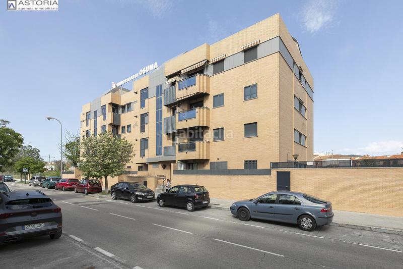 Foto bcb04121-0f6c-43c2-bfb0-dba244e1b9ae. Piso tu nuevo hogar te espera! piso de ensueño con terraza, piscina y listo para entrar a vivir. en Granada