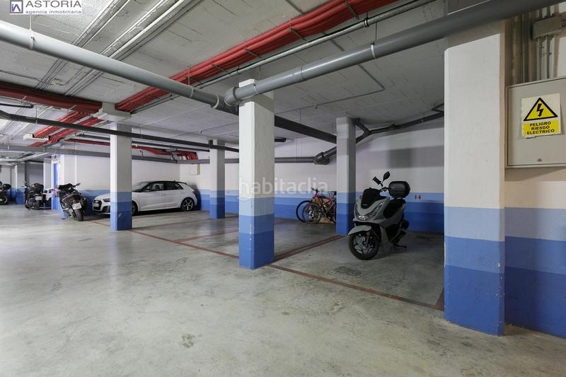 Foto f84a7626-6add-4b2b-b74d-0d8490d69908. Piso tu nuevo hogar te espera! piso de ensueño con terraza, piscina y listo para entrar a vivir. en Granada