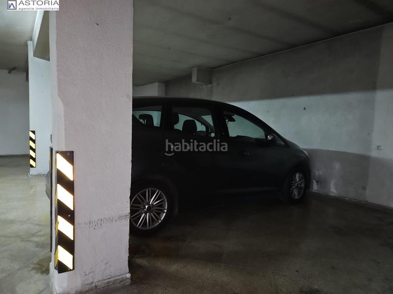 Foto 2f7650cc-009f-470d-a5e3-71decdfb1973. Aparcament cotxe a calle buensuceso 9 a Centro - Sagrario Granada