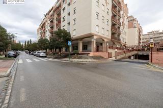 Parking coche en Calle morena 1. Comoda plaza de garaje en villarejo, junto camino de ronda. cerc